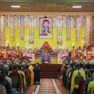 2026年恭迎南無第三世多杰羌佛佛誕法會 | 《經藏總集》新卷面世 海內外千人共沐正法